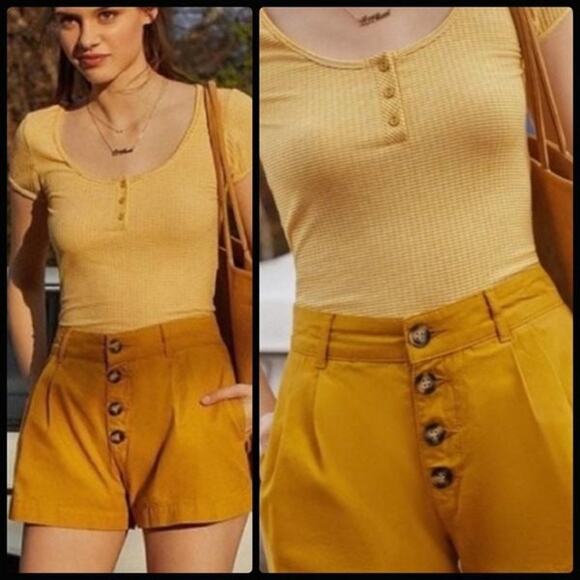 BDG High Rise Shorts Size 24 Yellow Button Front Academia - Picture 1 of 8